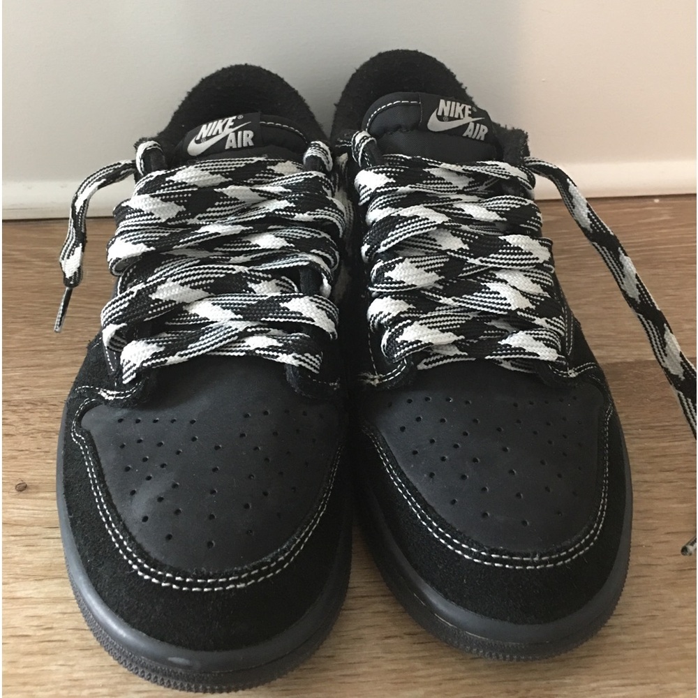 Travis Scott Jordan 1 Low “Black Phantom”